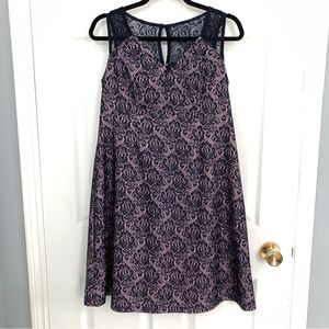 MOTHERHOOD Maternity lace dress